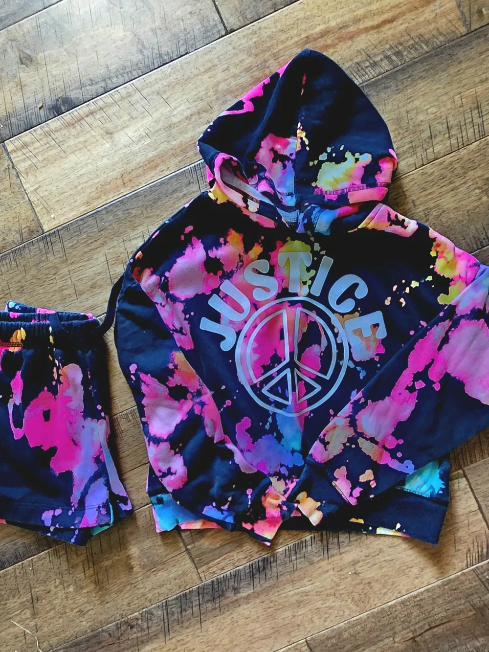 Justice Girls' Black Tie-Dye And Paint Splatter Hoodie & Shorts Set - Picture 2 of 7
